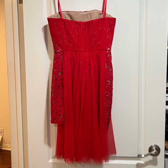 BCBGMAXAZRIA strapless red cocktail dress with tulle overlay size 4 - Picture 4 of 5